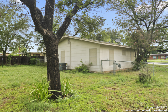 Image 6 of 29 For 521 4th  