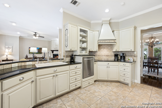 Image 17 of 65 For 111 Oak Pointe
