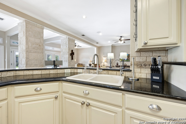 Image 18 of 65 For 111 Oak Pointe