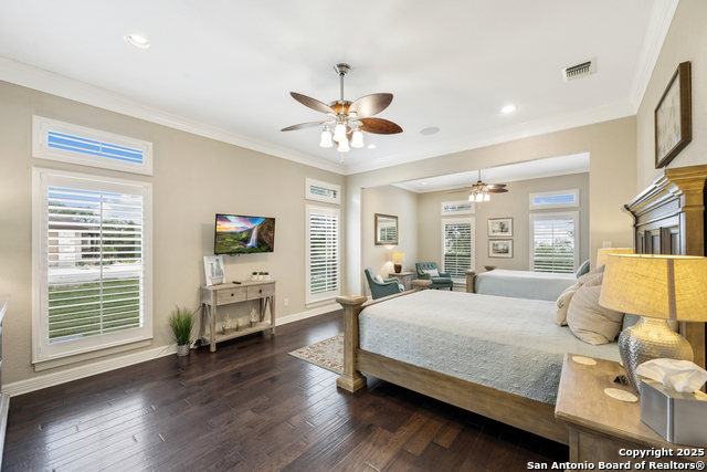 Image 23 of 65 For 111 Oak Pointe