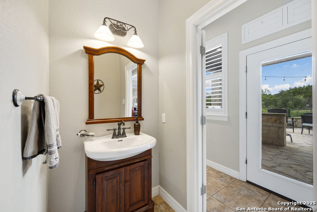 Image 33 of 65 For 111 Oak Pointe