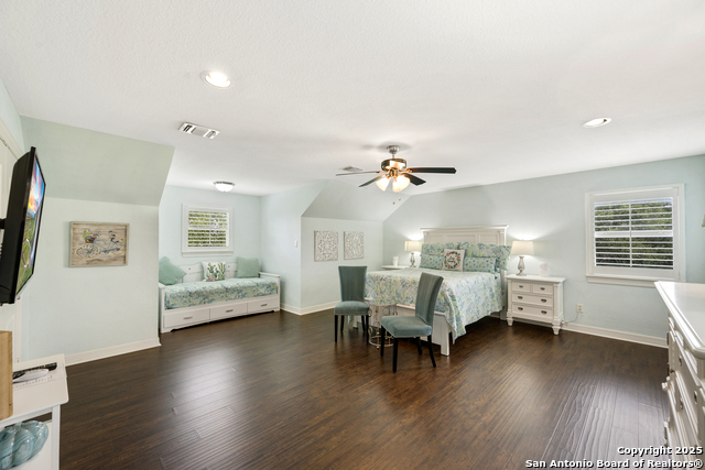 Image 35 of 65 For 111 Oak Pointe