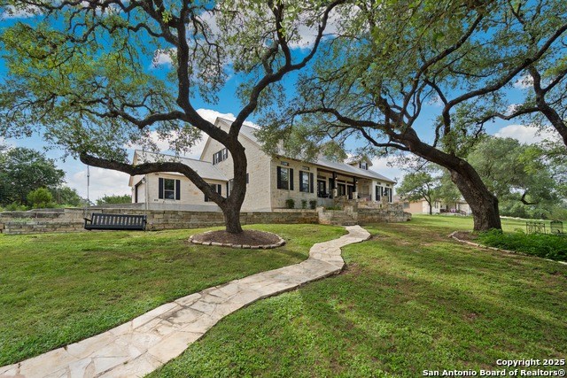 Image 4 of 65 For 111 Oak Pointe