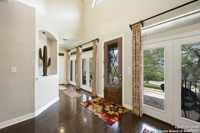 Image 7 of 65 For 111 Oak Pointe