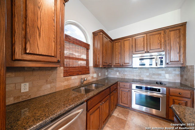 Image 11 of 39 For 17545 E Reed Parks Rd 2