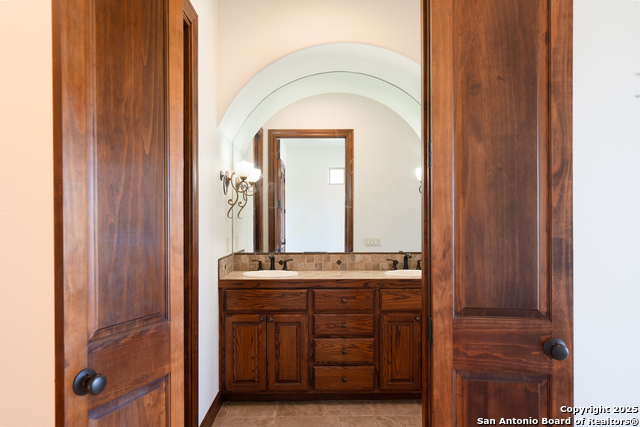 Image 18 of 39 For 17545 E Reed Parks Rd 2