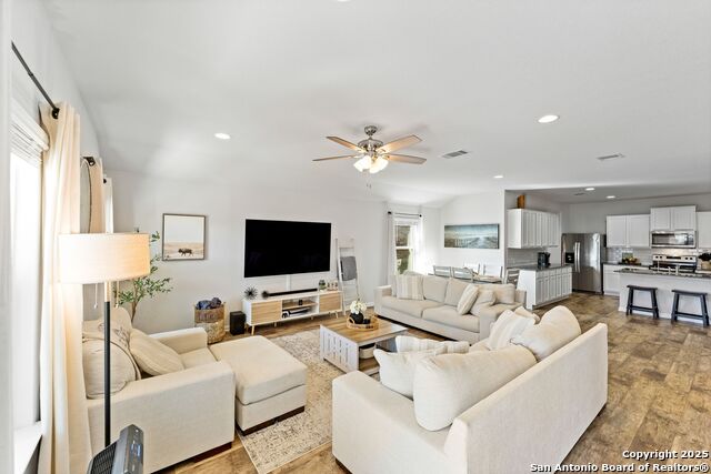 Listing photo id 4 for 2207 Trumans Hill