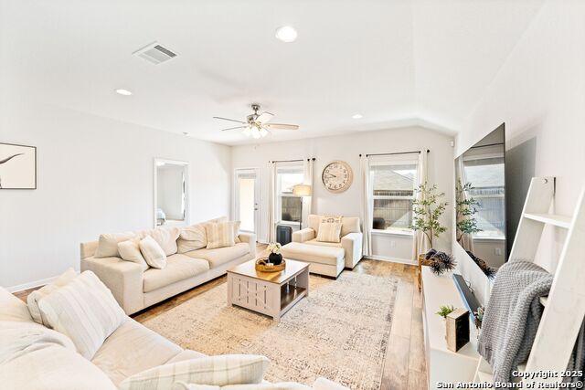 Listing photo id 5 for 2207 Trumans Hill