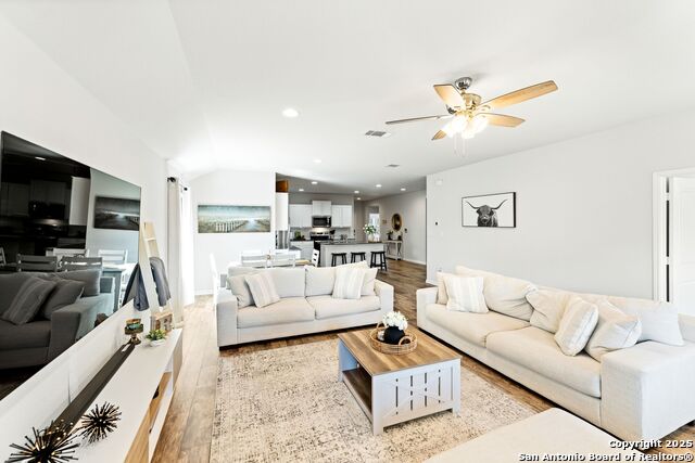 Listing photo id 6 for 2207 Trumans Hill