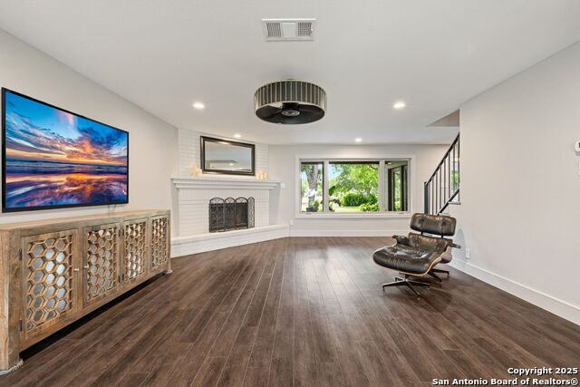 Image 7 of 39 For 104 Arrowhead Lane