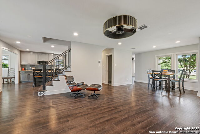 Image 8 of 39 For 104 Arrowhead Lane