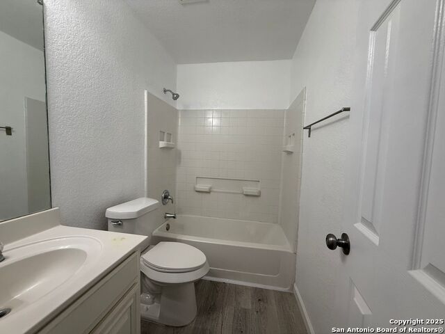 Image 13 of 17 For 6502 Ithaca  