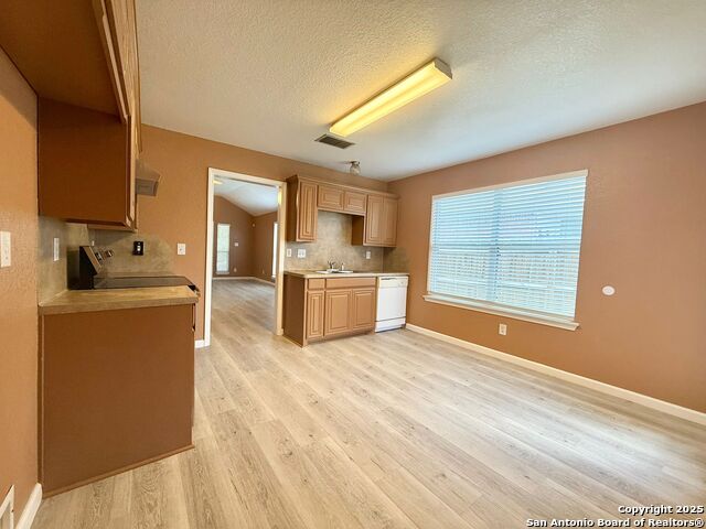 Image 8 of 17 For 6502 Ithaca  