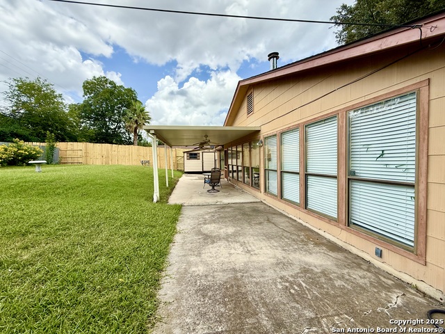 Image 16 of 23 For 6707 Desilu Dr.