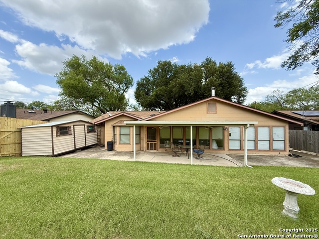 Image 17 of 23 For 6707 Desilu Dr.