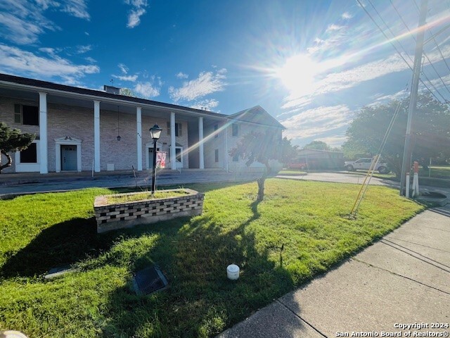 Image 2 of 20 For 811 Jackson Keller Rd  2