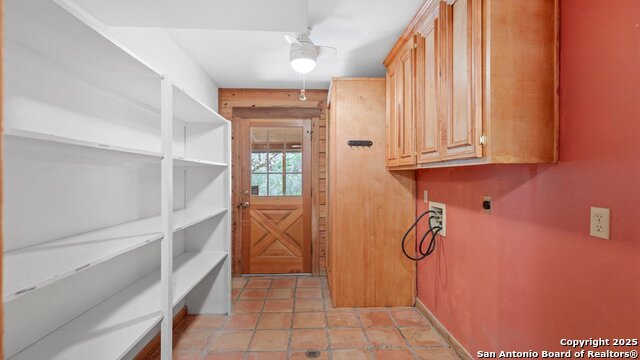 Image 13 of 31 For 190 Oak View