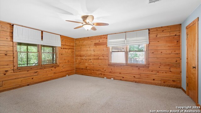 Image 15 of 31 For 190 Oak View