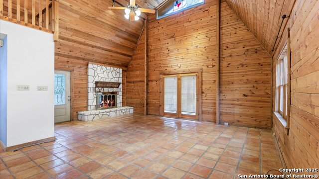 Image 4 of 31 For 190 Oak View