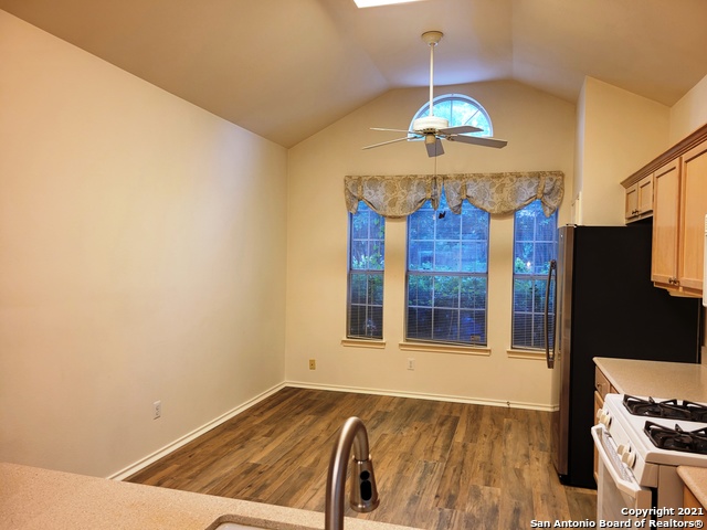 Image 4 of 18 For 15318 Spring Land