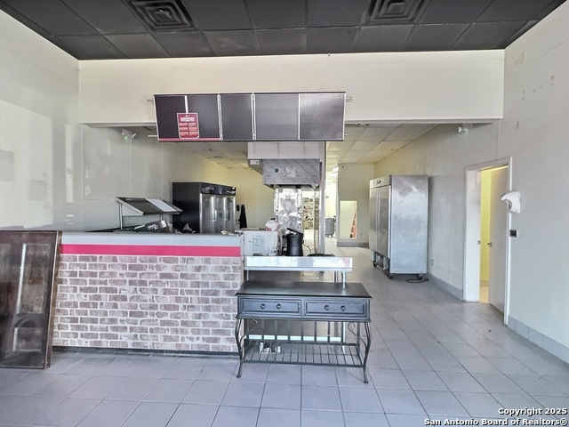 Listing photo id 15 for 2262 Bandera Hwy