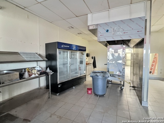 Listing photo id 16 for 2262 Bandera Hwy