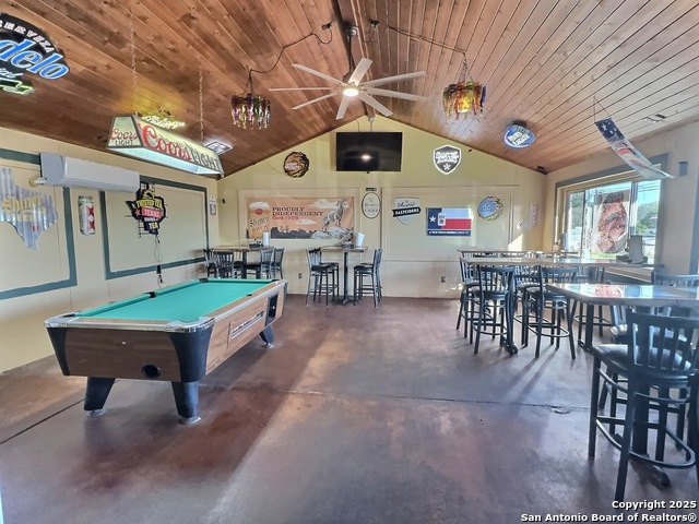 Listing photo id 1 for 2262 Bandera Hwy