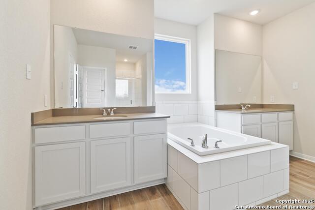Listing photo id 15 for 21112 Prairie Rose