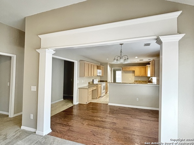 Image 13 of 23 For 10462 Trailway Oak
