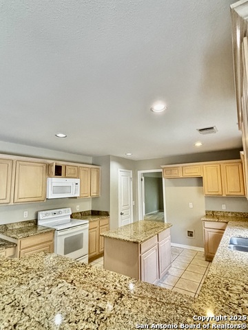 Image 7 of 23 For 10462 Trailway Oak