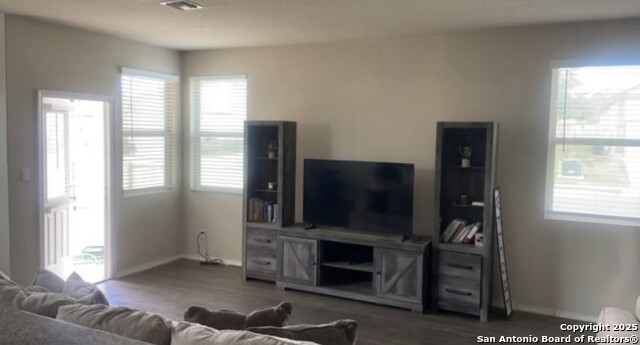 Listing photo id 3 for 9303 Somers Bend