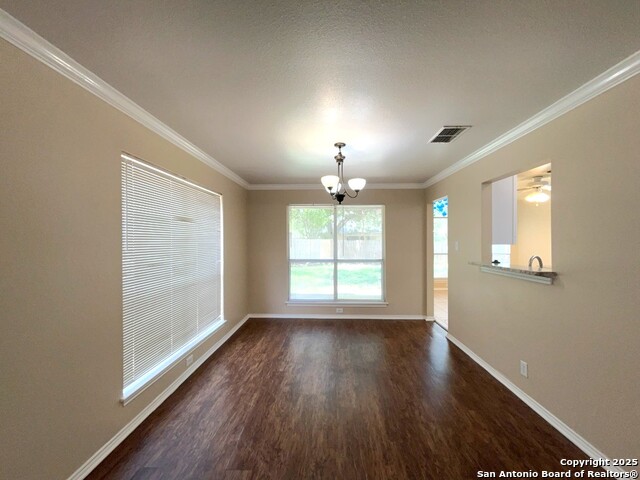 Listing photo id 10 for 2608 Poplar Grove
