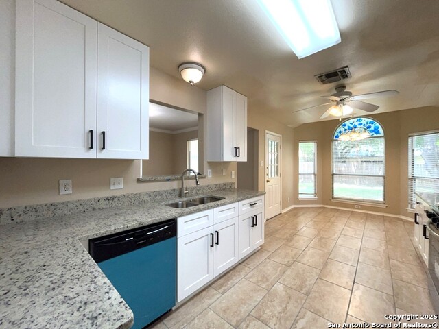 Listing photo id 12 for 2608 Poplar Grove