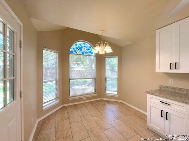 Listing photo id 15 for 2608 Poplar Grove