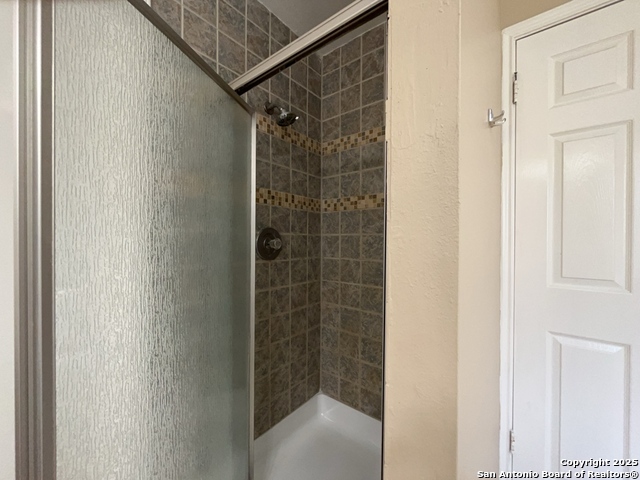 Listing photo id 19 for 2608 Poplar Grove