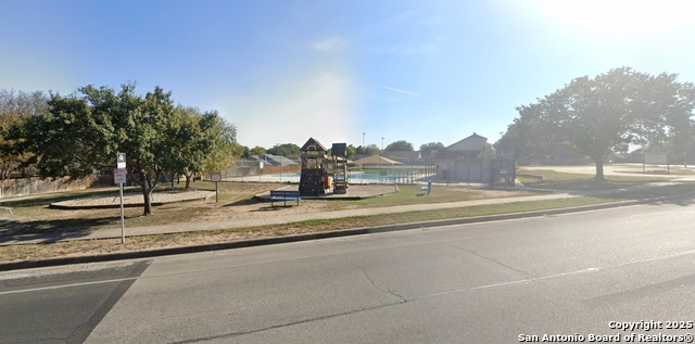 Listing photo id 44 for 2608 Poplar Grove