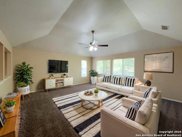 Listing photo id 5 for 2608 Poplar Grove