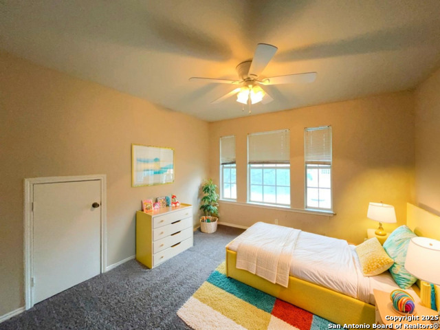 Listing photo id 6 for 2608 Poplar Grove