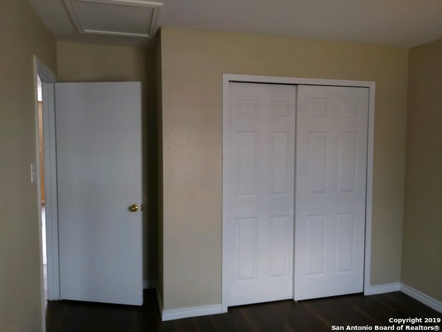 Image 6 of 6 For 830 Hutchins Pl W 4