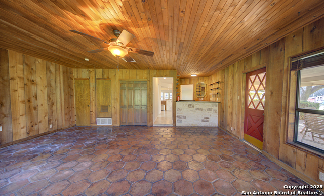 Image 21 of 57 For 25325 Boerne Stage