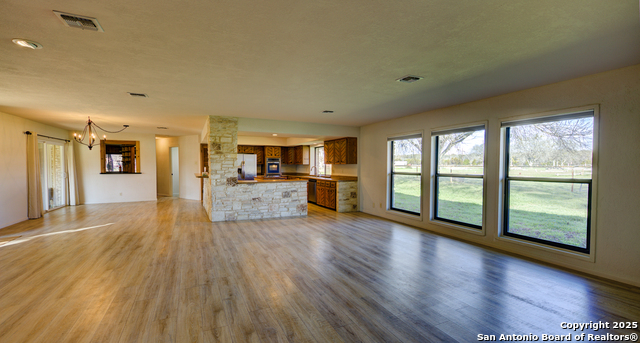 Image 4 of 57 For 25325 Boerne Stage
