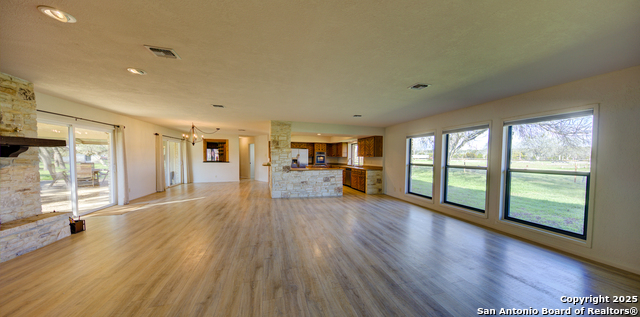 Image 6 of 57 For 25325 Boerne Stage