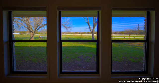 Image 9 of 57 For 25325 Boerne Stage