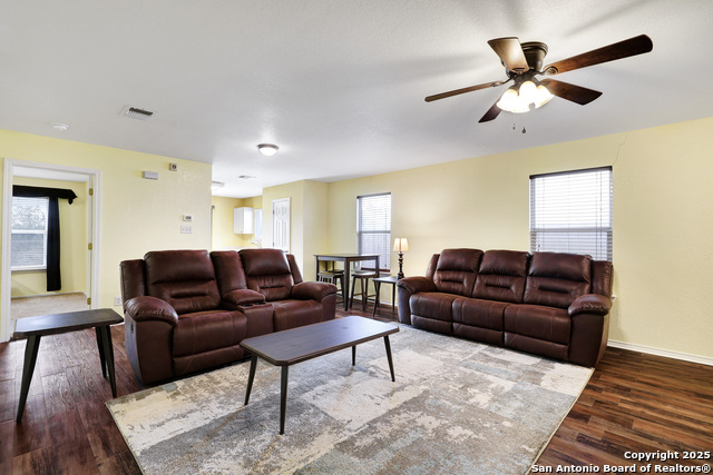 Listing photo id 1 for 8806 Mission Top