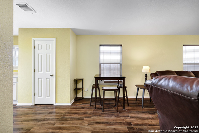 Listing photo id 3 for 8806 Mission Top
