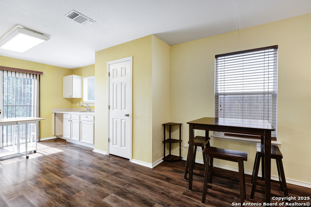 Listing photo id 4 for 8806 Mission Top