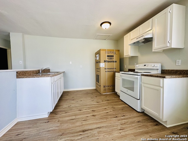 Image 3 of 8 For 749 Leal St  2