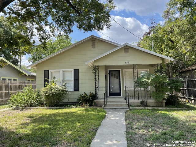 Details for 588 Castell Ave S, New Braunfels, TX 78130