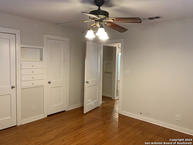 Image 26 of 34 For 588 Castell Ave S