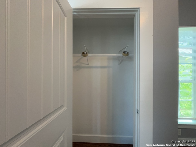 Image 14 of 21 For 222 Cadwallader St  1